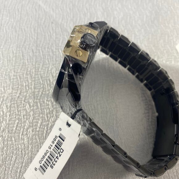 Diesel Mega Chief 26mm Stainless Steel Black Gold Men's Watch analog NWT - Picture 5 of 5